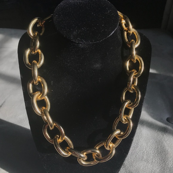 Jewelry - Large gold chain link statement necklace